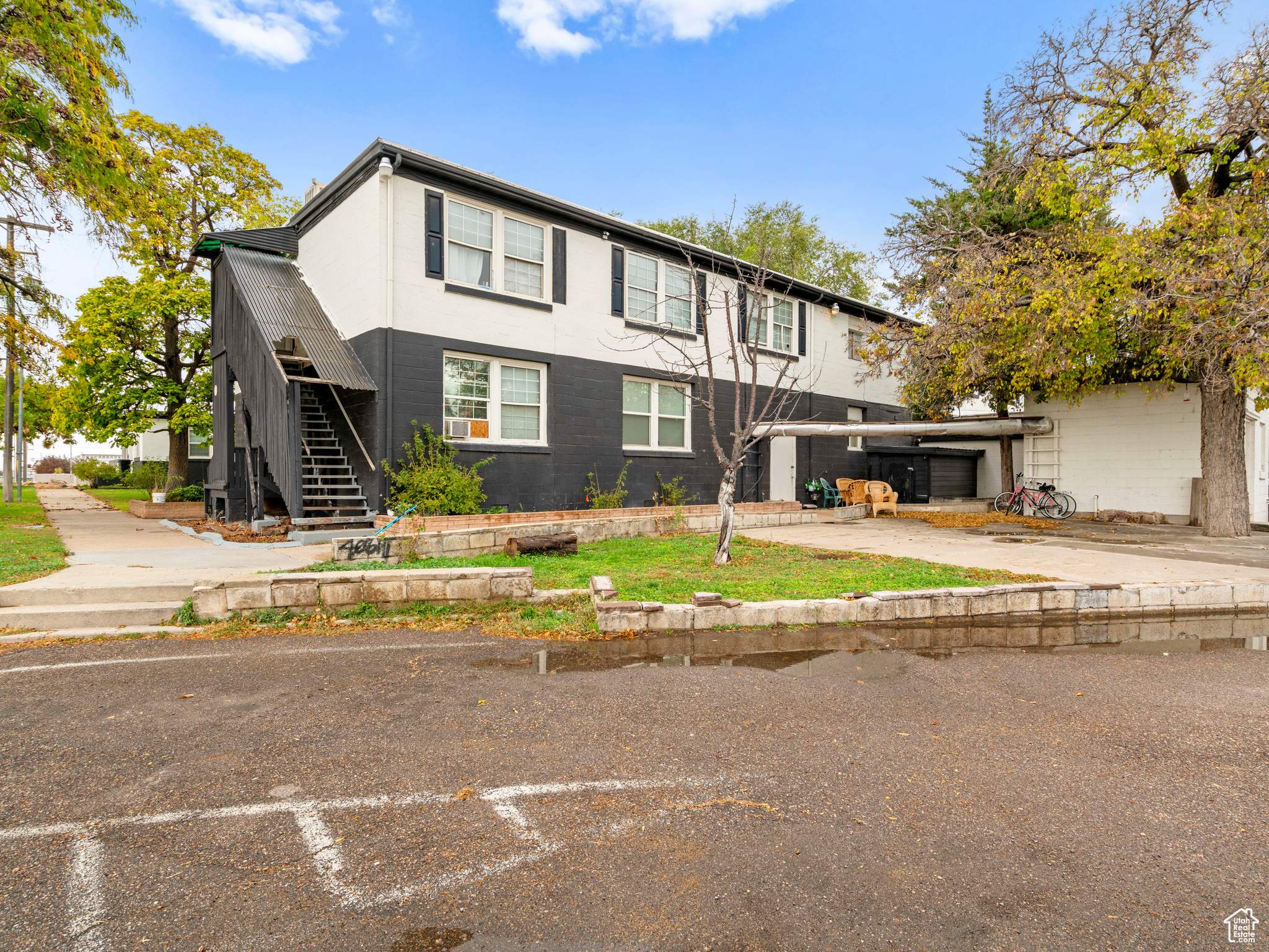 GARDEN APARTMENTS - Residential Income