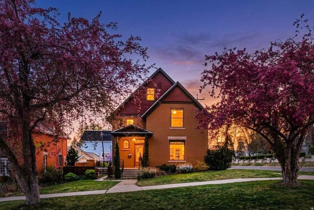 Photo of 189 N R AVE E, Salt Lake City, UT 84103 (MLS # 2149127)