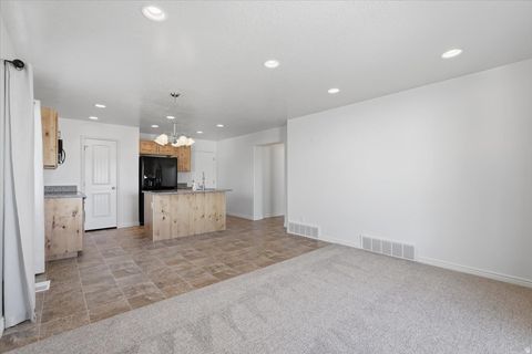 Tiny photo for 1218 N MOONLIGHT DR, Elk Ridge, UT 84651 (MLS # 2142303)