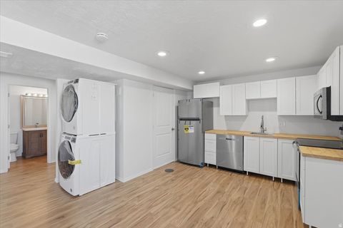 Tiny photo for 1218 N MOONLIGHT DR, Elk Ridge, UT 84651 (MLS # 2142303)