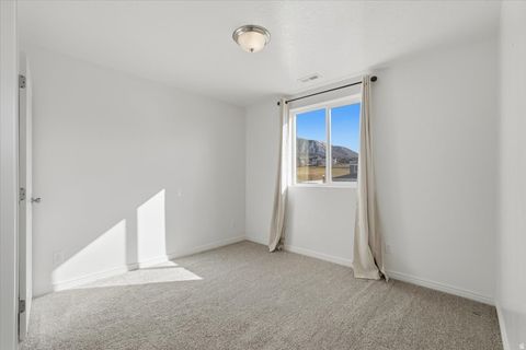 Tiny photo for 1218 N MOONLIGHT DR, Elk Ridge, UT 84651 (MLS # 2142303)