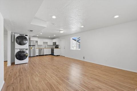 Tiny photo for 1218 N MOONLIGHT DR, Elk Ridge, UT 84651 (MLS # 2142303)