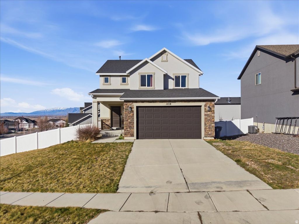 Photo of 1218 N MOONLIGHT DR, Elk Ridge, UT 84651 (MLS # 2142303)