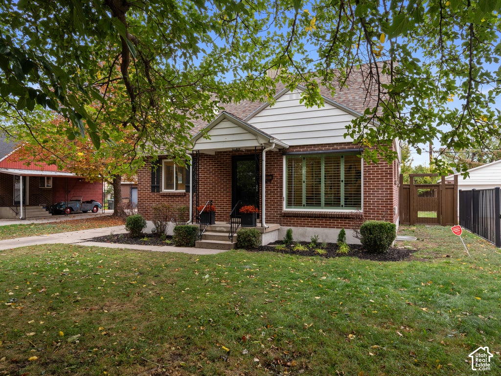 Photo of 1010 W ECLIPSE WAY, Salt Lake City, UT 84116 (MLS # 2191122)