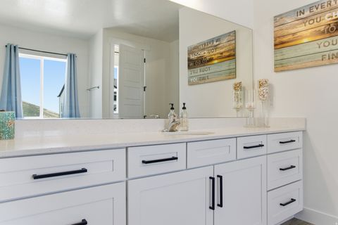 Tiny photo for 14631 S SNOW LEOPARD LN, Draper (UT Cnty), UT 84020 (MLS # 2164888)