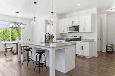 Tiny photo for 14631 S SNOW LEOPARD LN, Draper (UT Cnty), UT 84020 (MLS # 2164888)