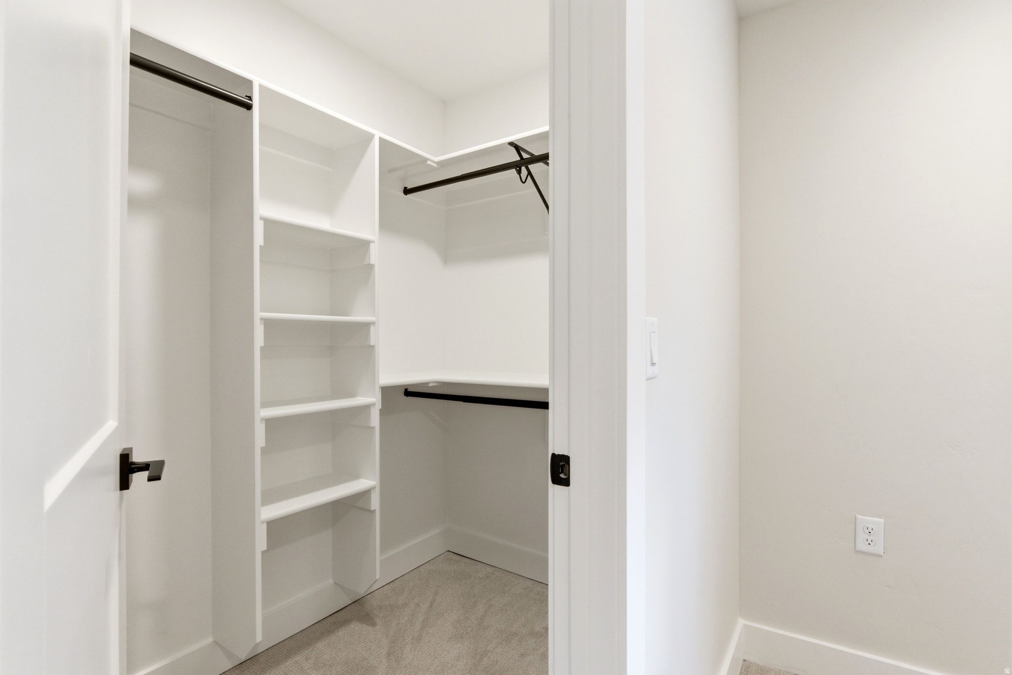 AVENUES - Residential