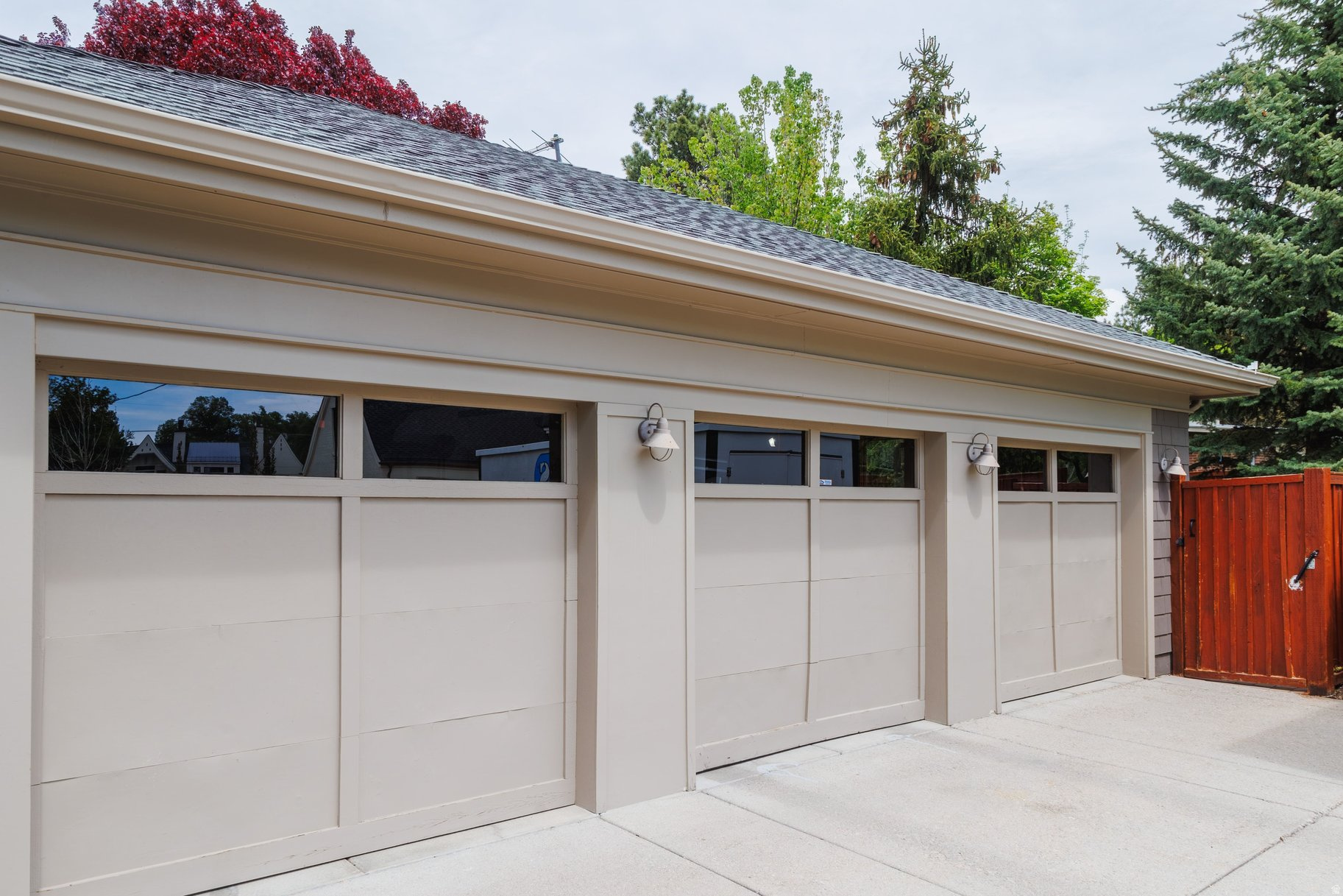 HIGHLAND CIRCLE - Residential