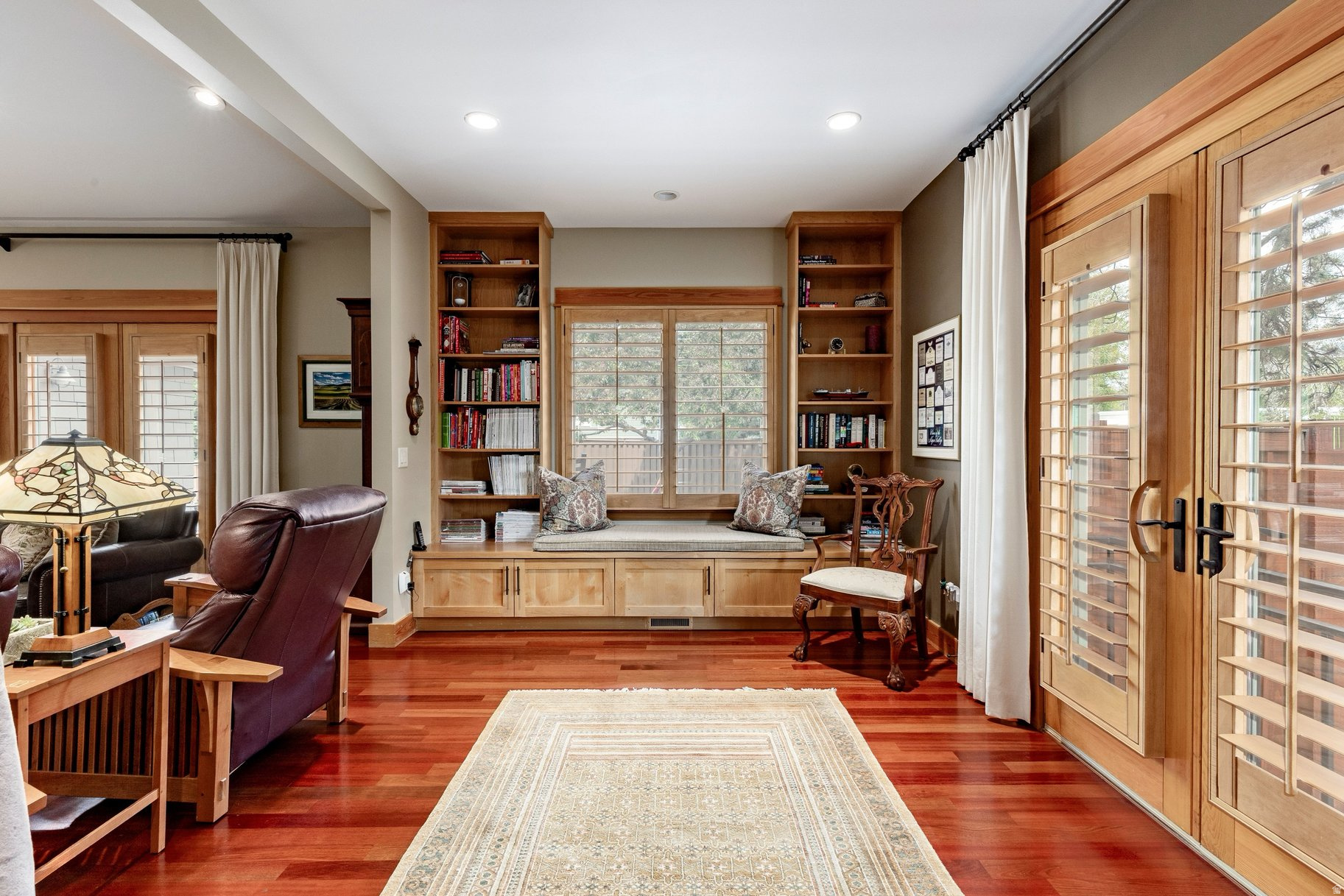 HIGHLAND CIRCLE - Residential