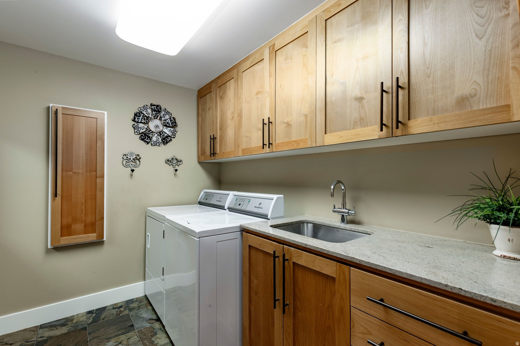 HIGHLAND CIRCLE - Residential