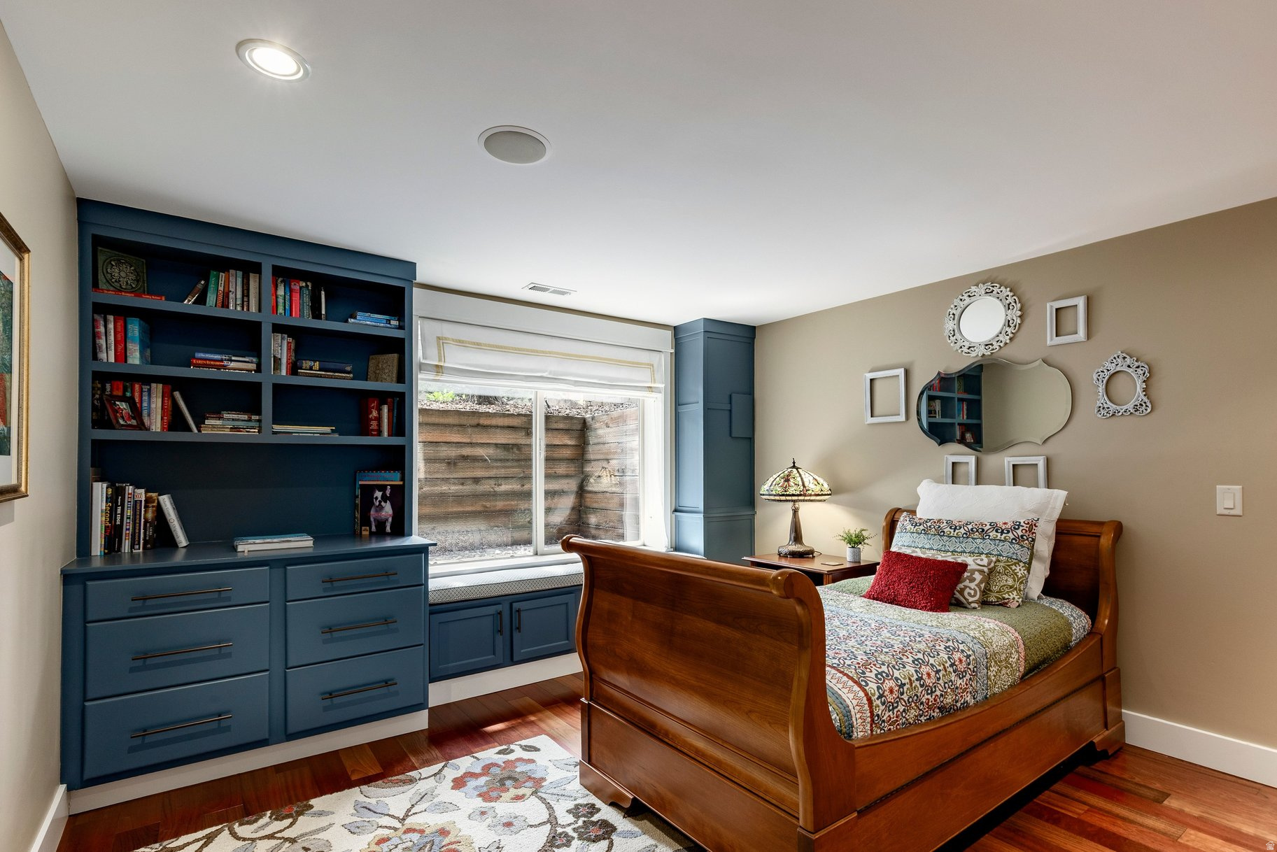 HIGHLAND CIRCLE - Residential