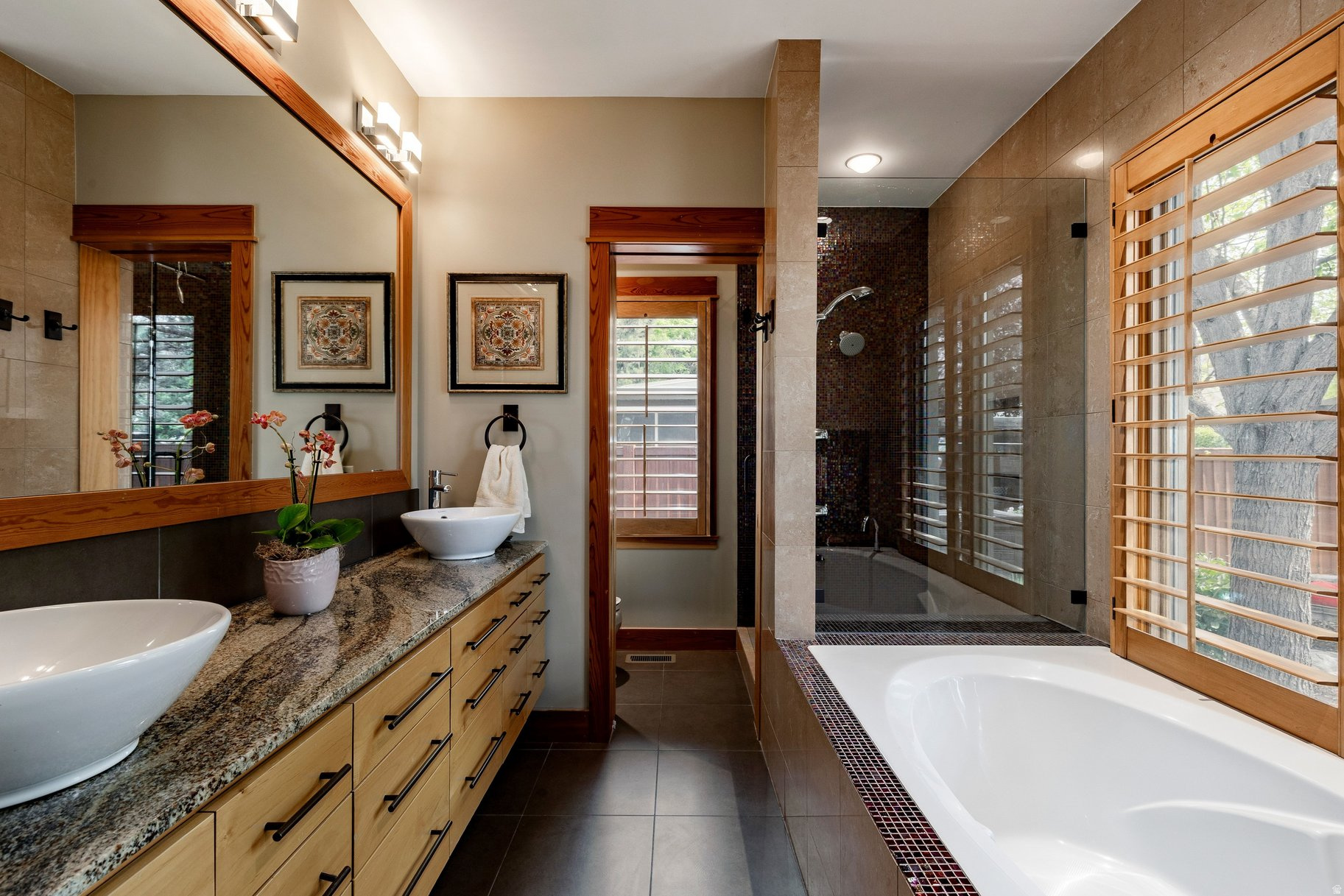 HIGHLAND CIRCLE - Residential