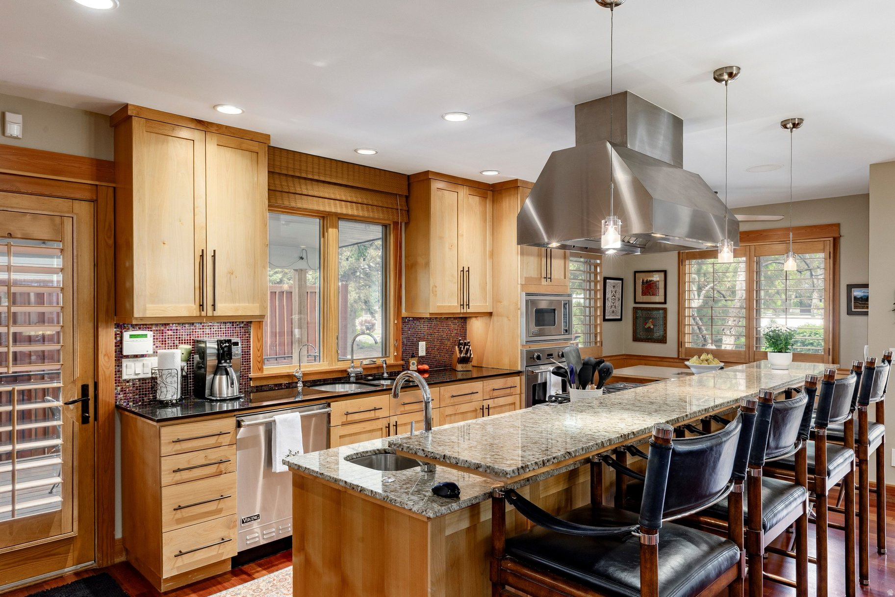 HIGHLAND CIRCLE - Residential