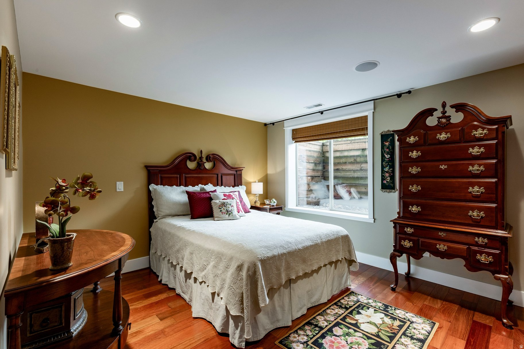 HIGHLAND CIRCLE - Residential