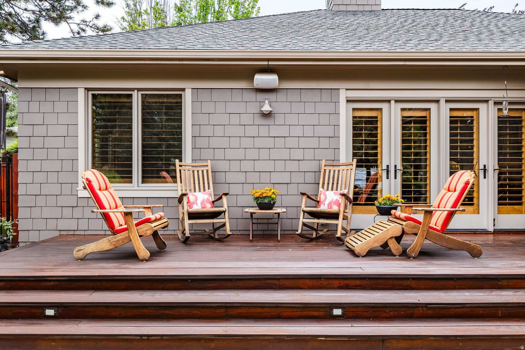 HIGHLAND CIRCLE - Residential