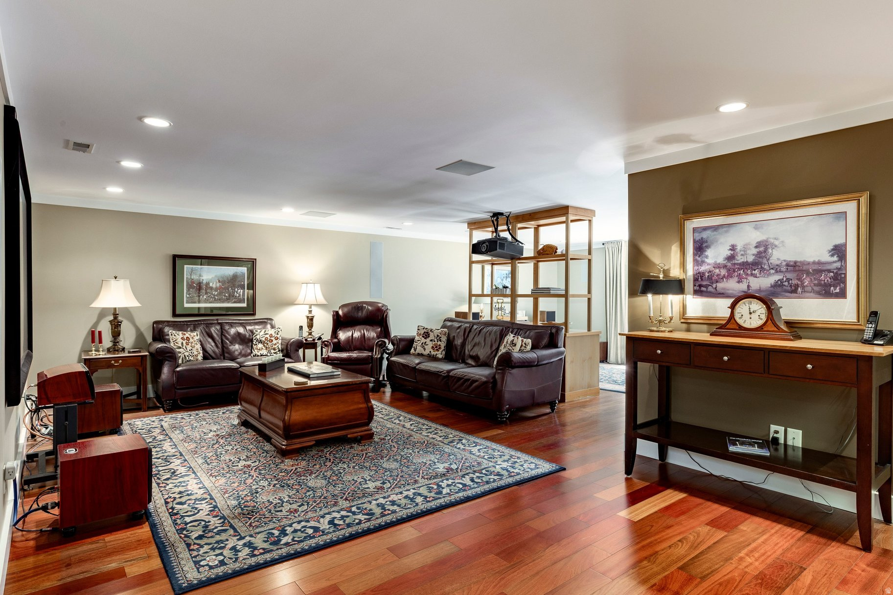 HIGHLAND CIRCLE - Residential