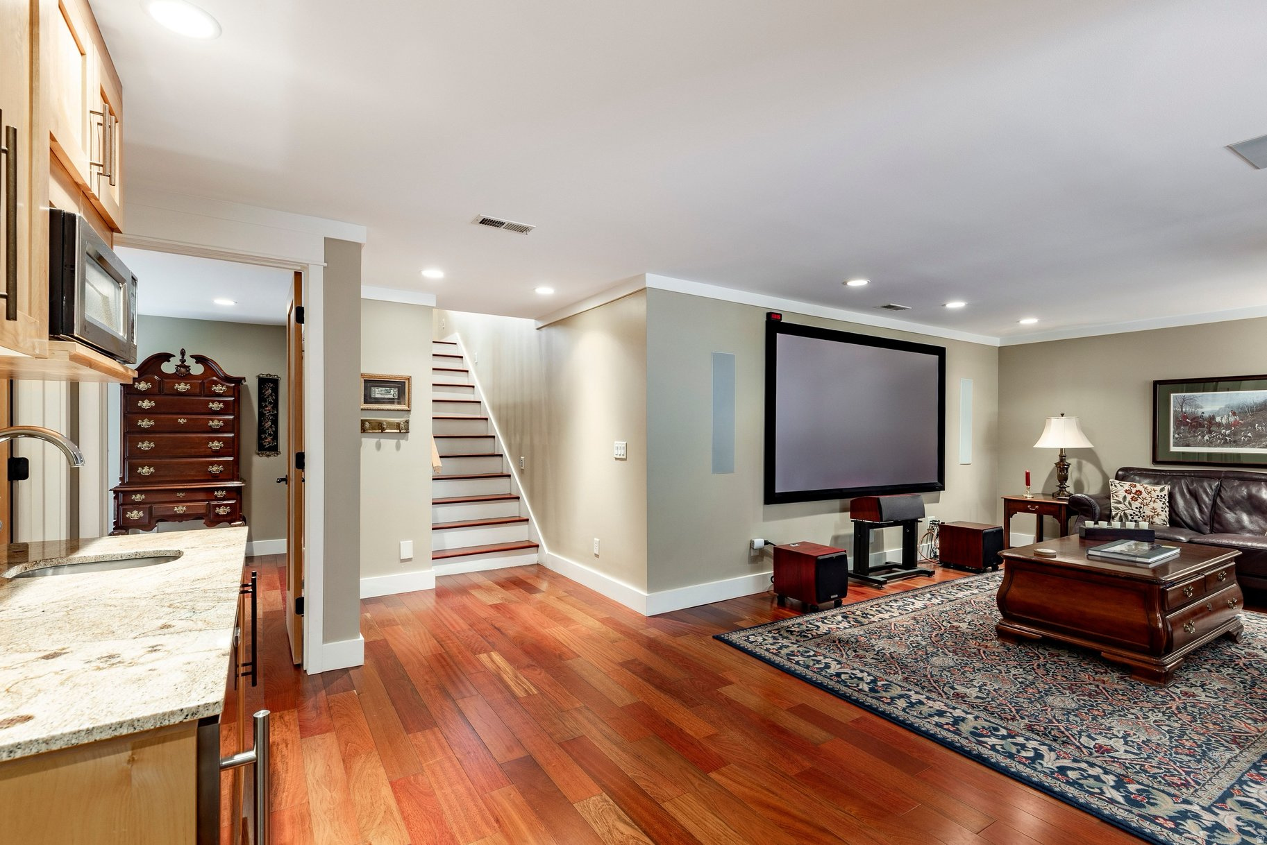 HIGHLAND CIRCLE - Residential