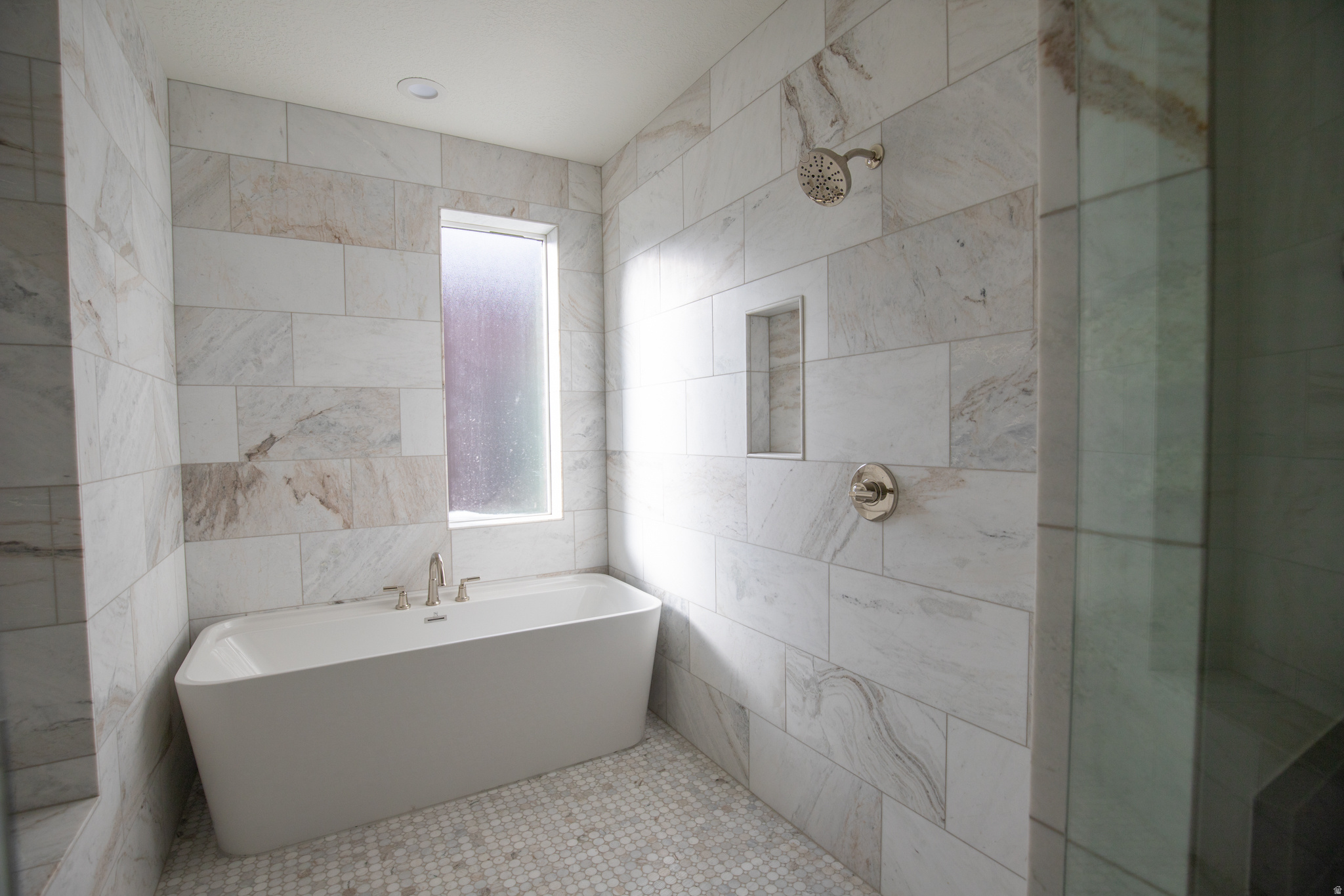 THE IRIS - Residential