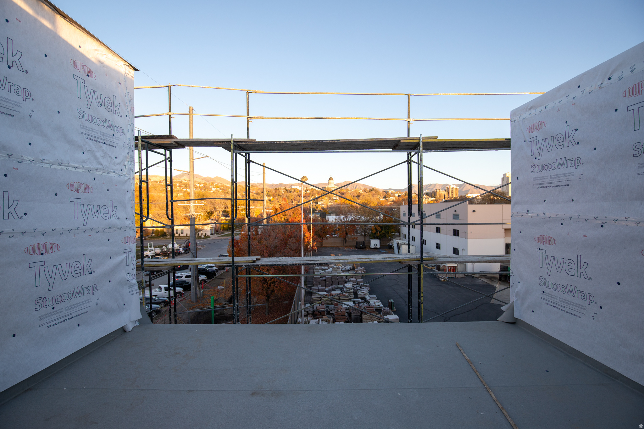 THE IRIS - Residential