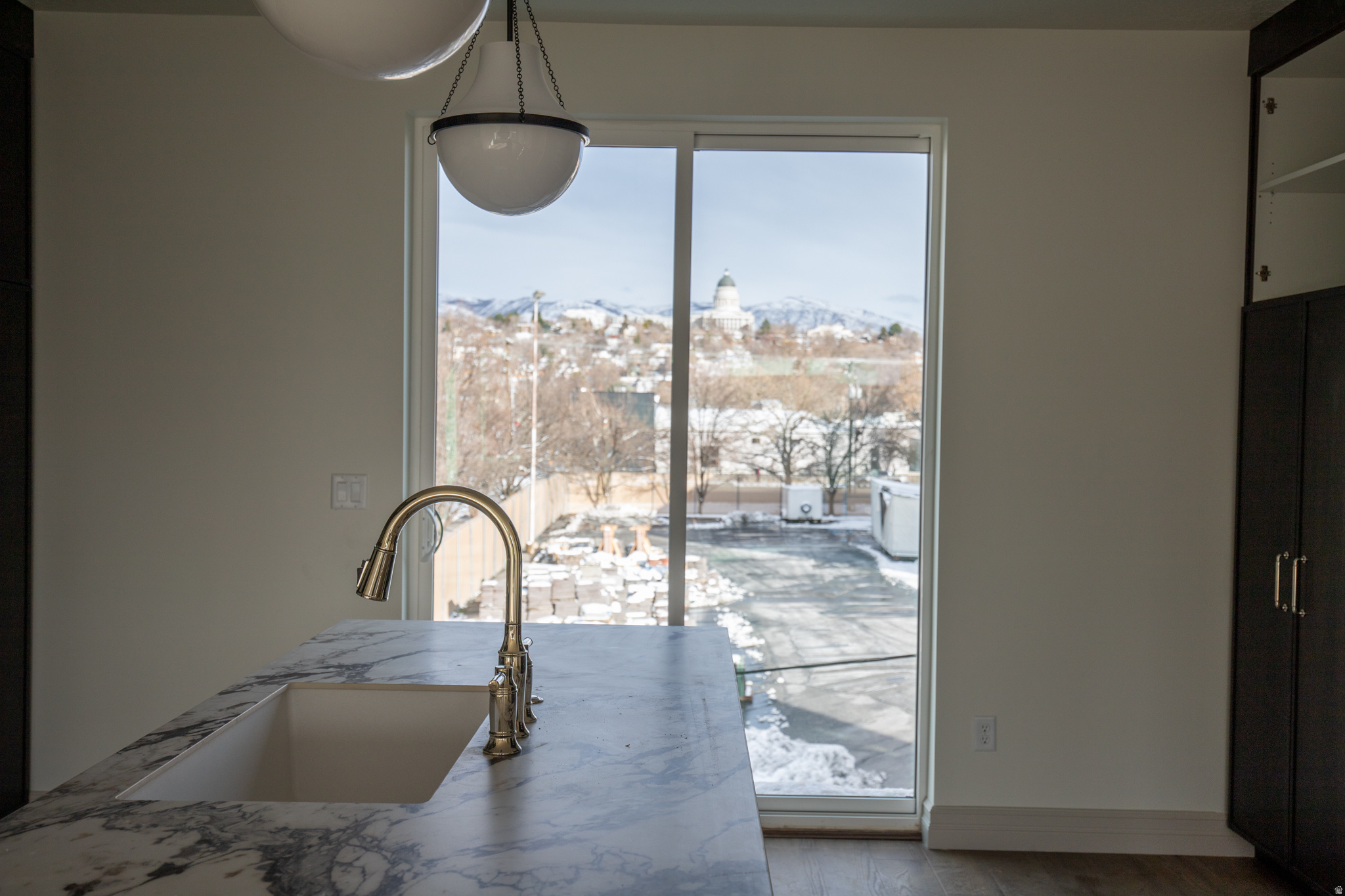 THE IRIS - Residential