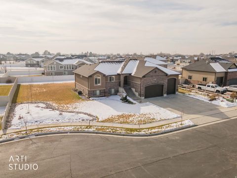 Tiny photo for 2673 W 2125 N, Farr West, UT 84404 (MLS # 2130866)