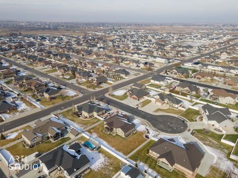 Tiny photo for 2673 W 2125 N, Farr West, UT 84404 (MLS # 2130866)