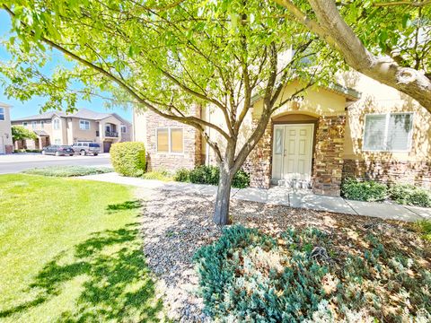 Photo of 7093 S GREENSAND DR, West Jordan, UT 84084 (MLS # 2119737) Photo of 7093 S GREENSAND DR, West Jordan, UT 84084 (MLS # 2119737)