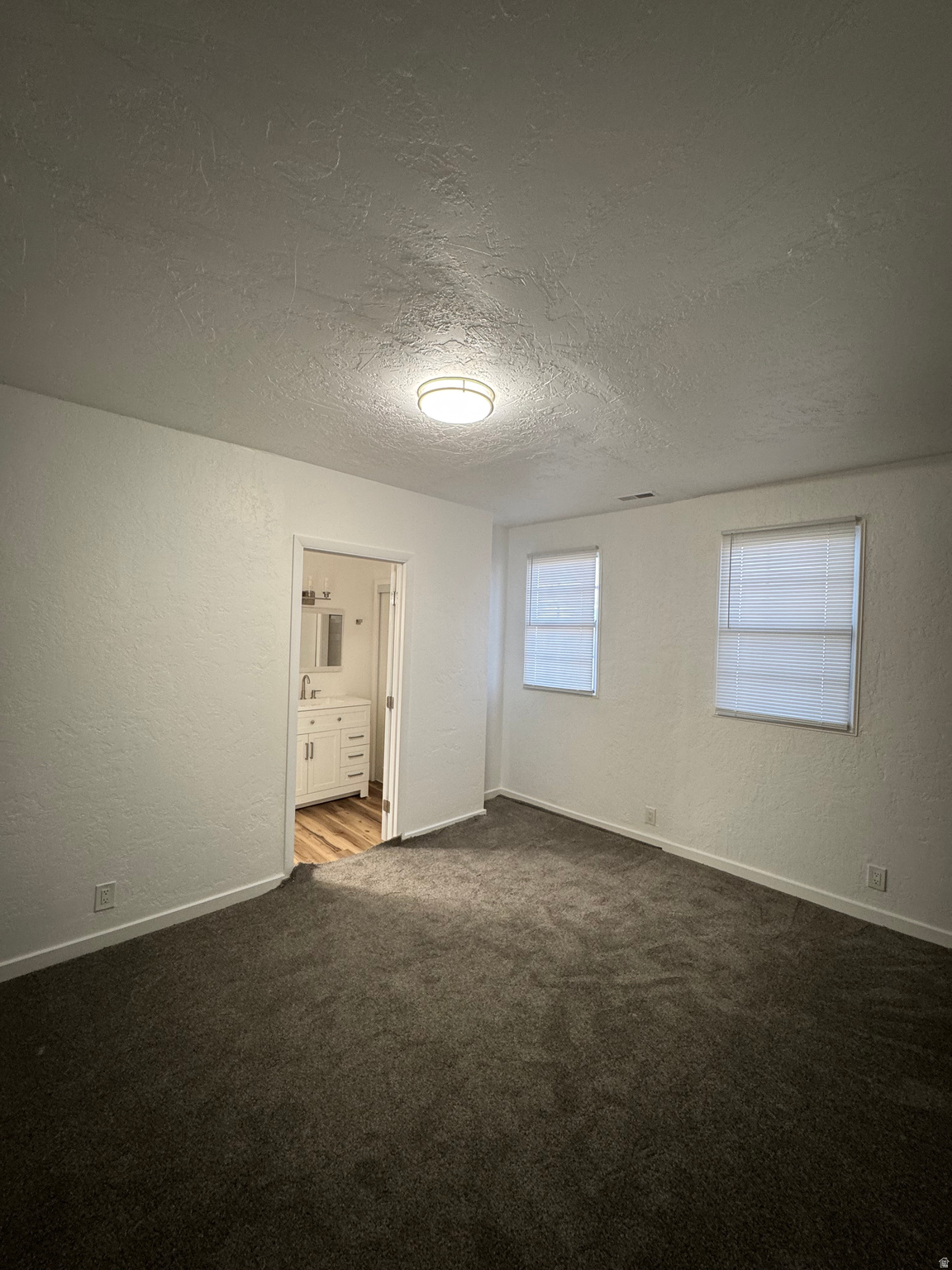 DENSMORE - Commercial Lease