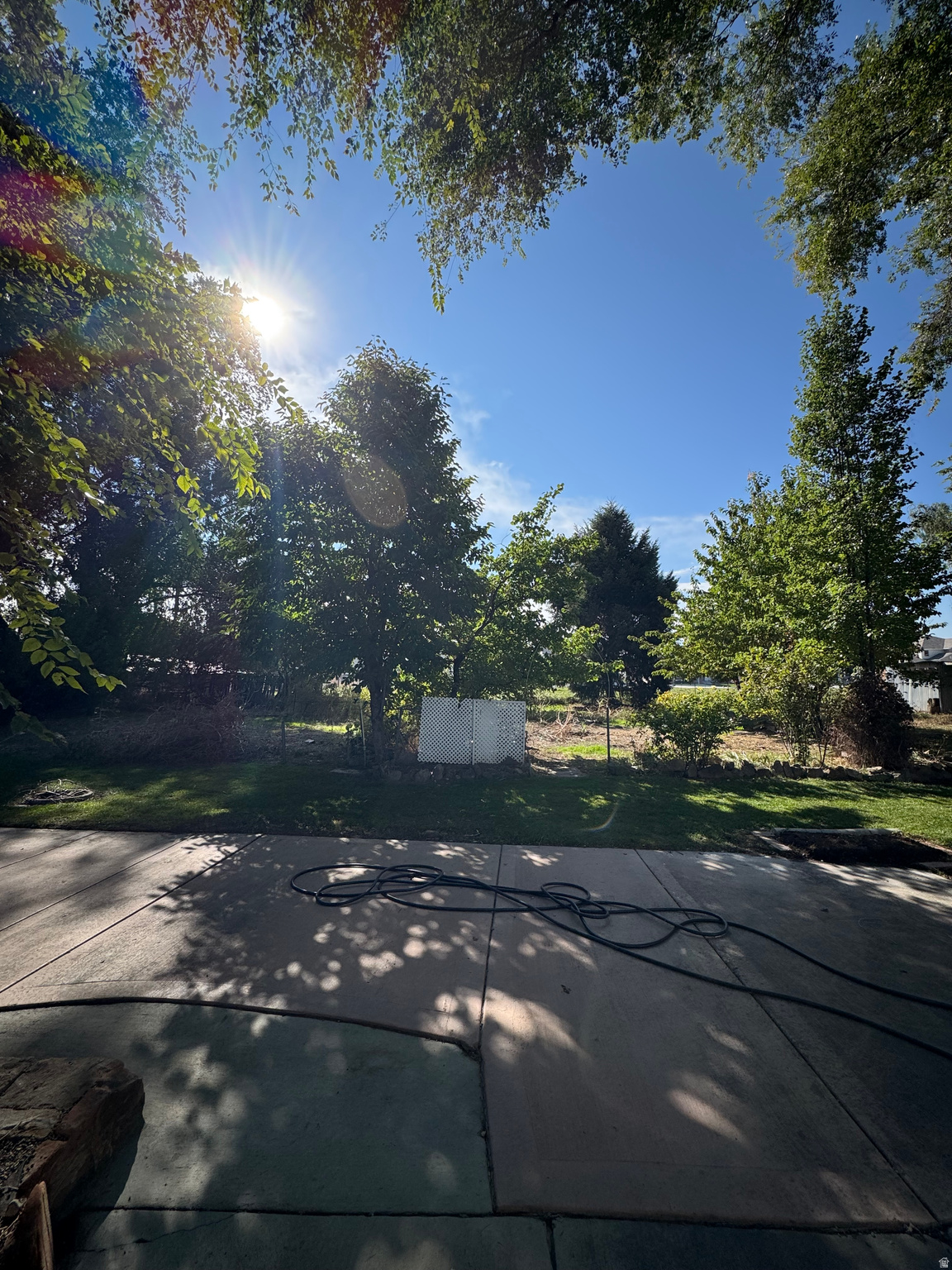 DENSMORE - Commercial Lease