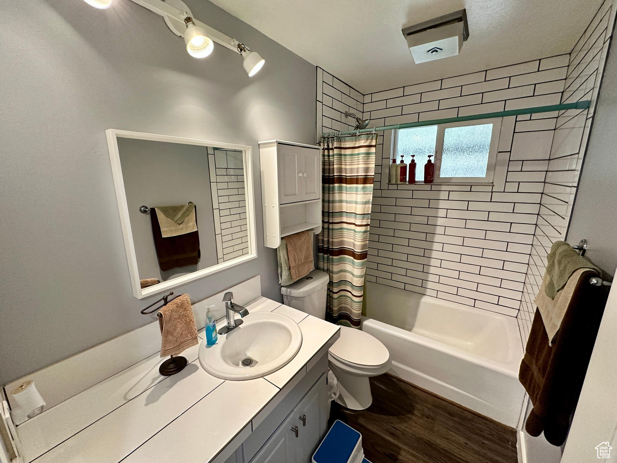 Orem, Utah 84057, United States, 6 Bedrooms Bedrooms, ,2 BathroomsBathrooms,Residential,Active,194544