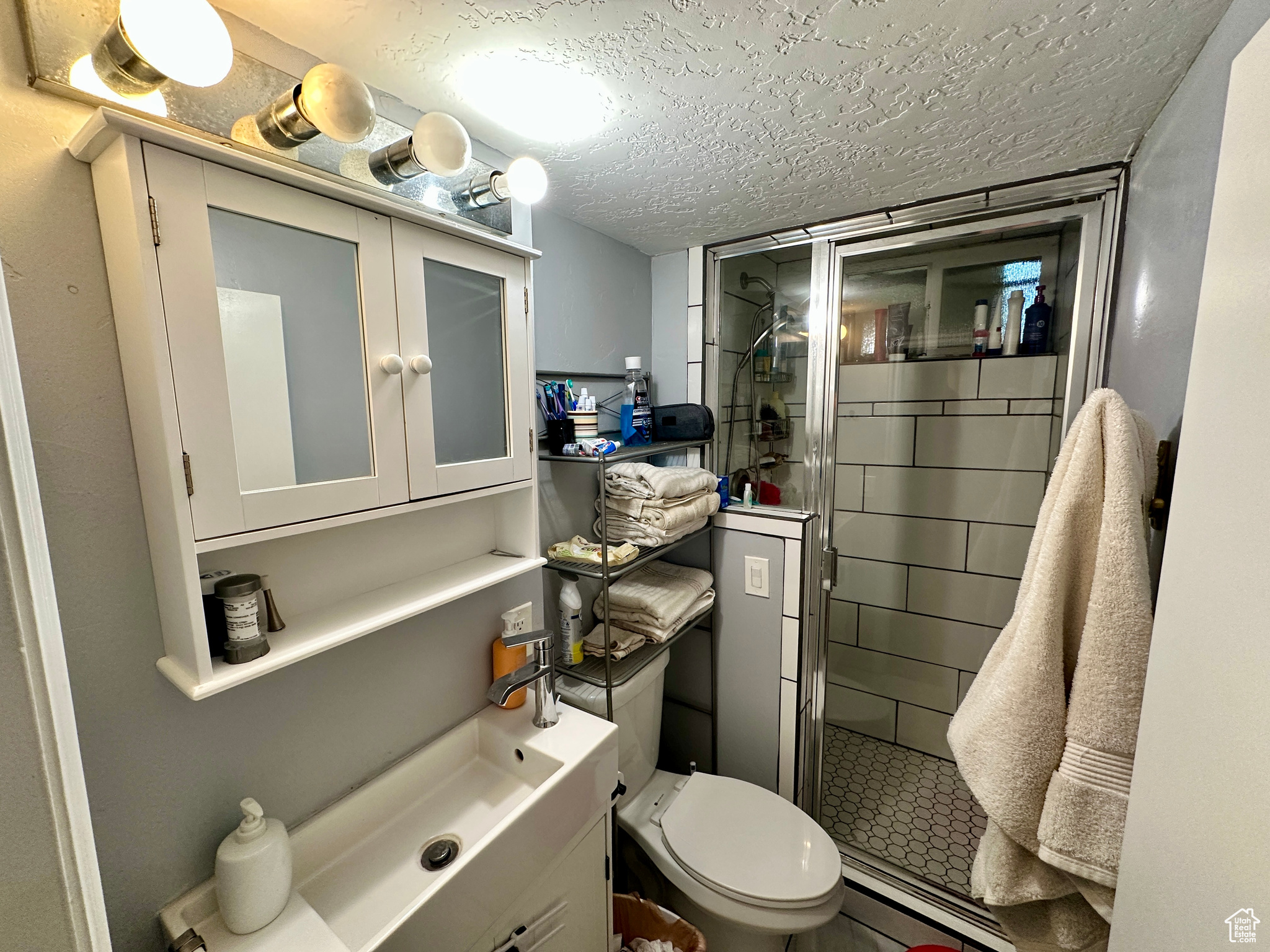 Orem, Utah 84057, United States, 6 Bedrooms Bedrooms, ,2 BathroomsBathrooms,Residential,Active,194544