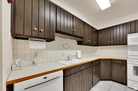 Tiny photo for 621 COACHMAN WAY, Riverdale, UT 84405 (MLS # 2116965)