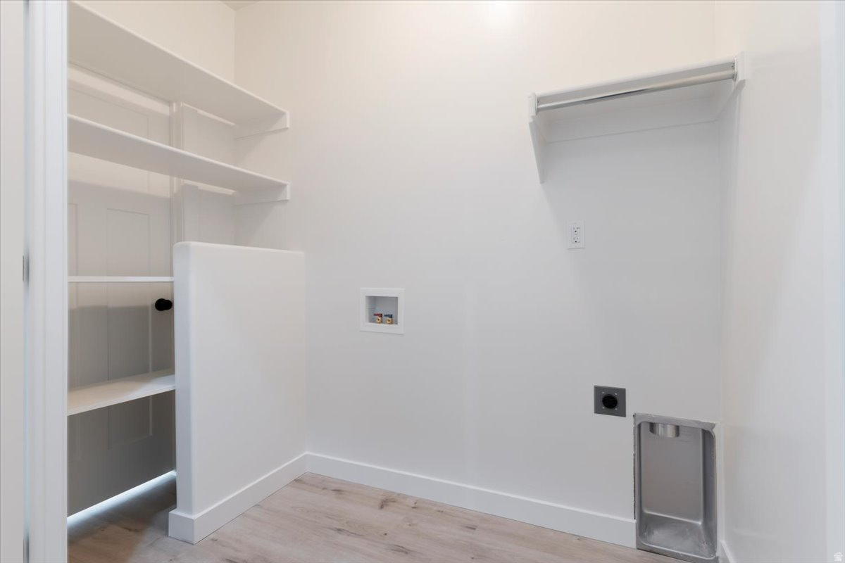 BELLO CORNER - Residential