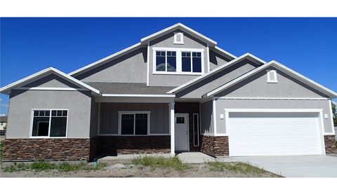 Photo of 20 E 200 S, Santaquin, UT 84655 (MLS # 2106256)
