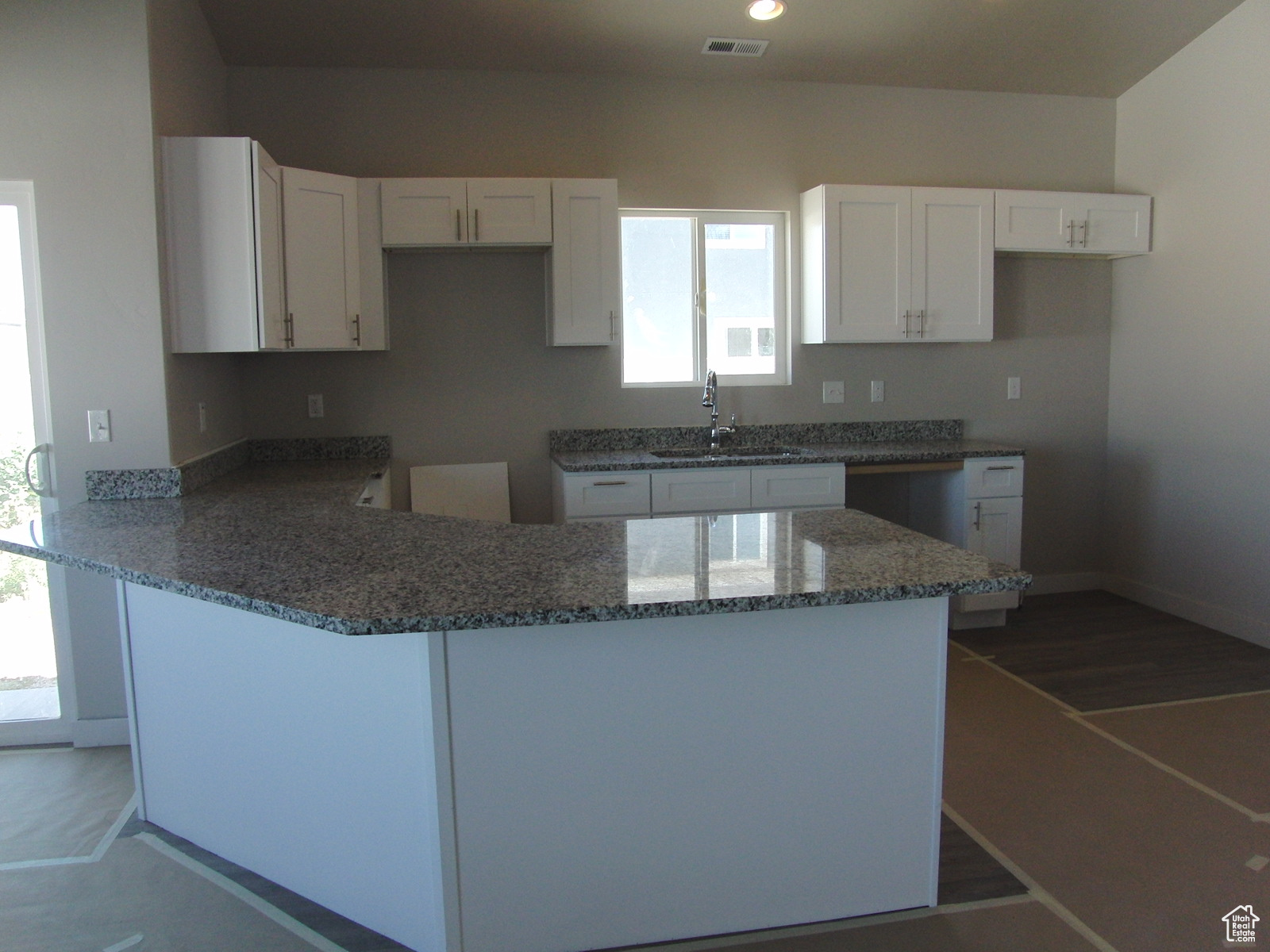 BELLO CORNER - Residential