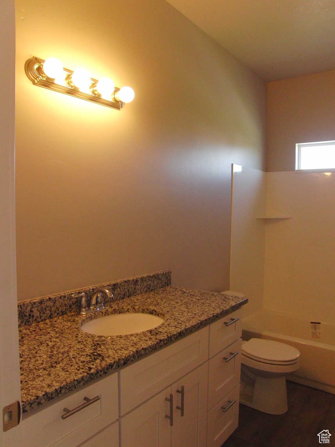 BELLO CORNER - Residential