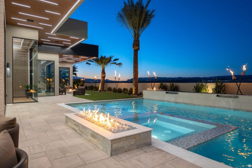 STONE CLIFF 18 AMD & EXT - Residential