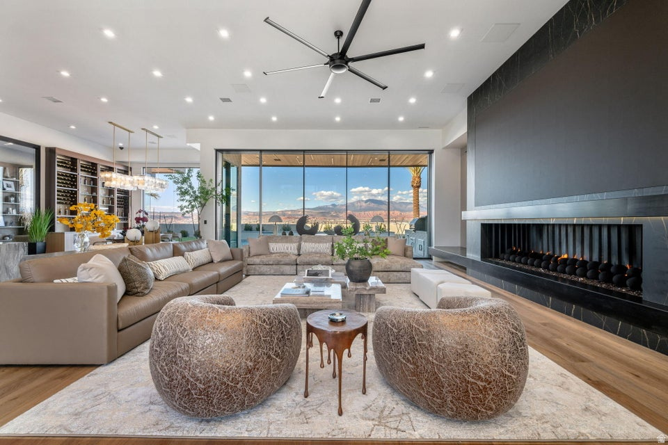 STONE CLIFF 18 AMD & EXT - Residential