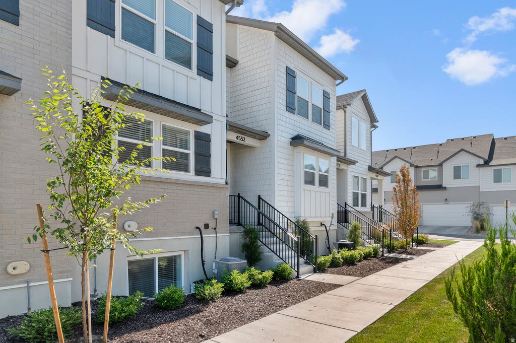 Photo of 4552 W PARKES PEAK LN, Herriman, UT 84096 (MLS # 2176654)