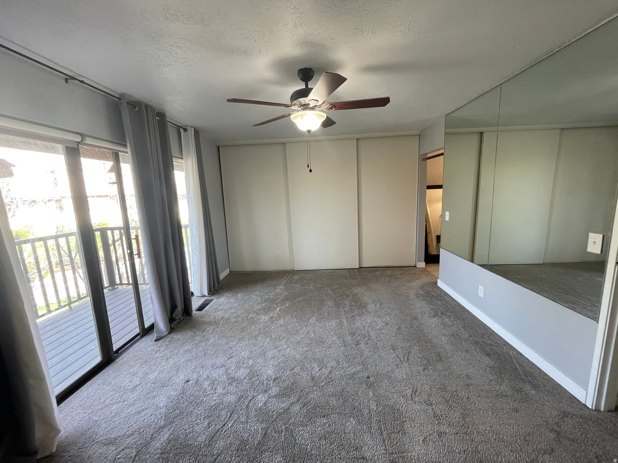 HIDDEN LAKE - Residential