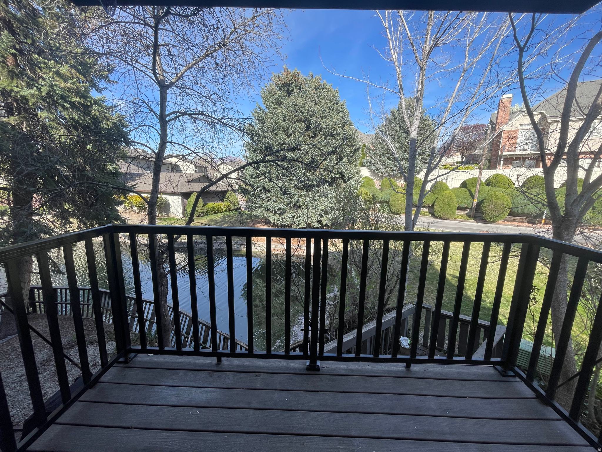 HIDDEN LAKE - Residential