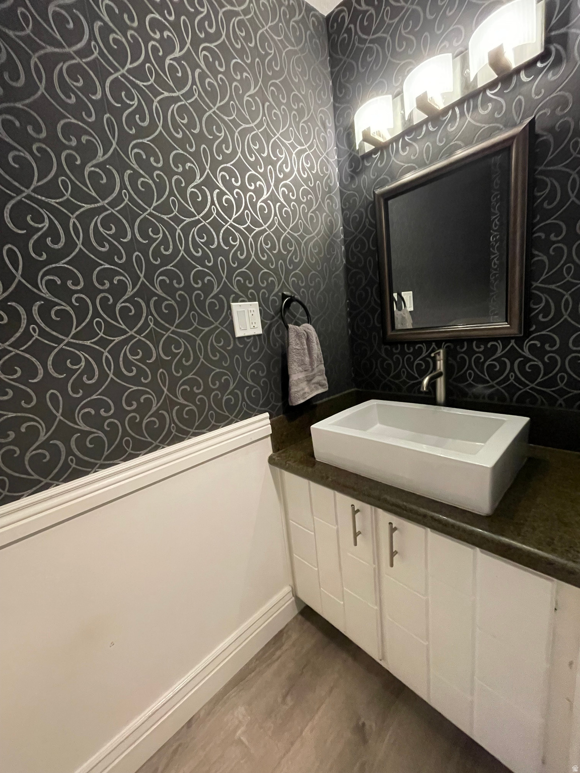 HIDDEN LAKE - Residential