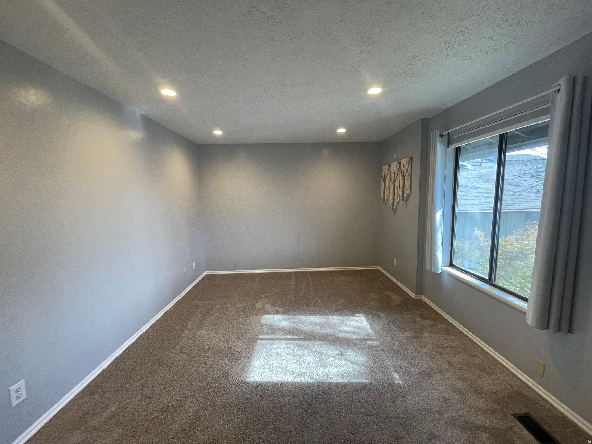 HIDDEN LAKE - Residential