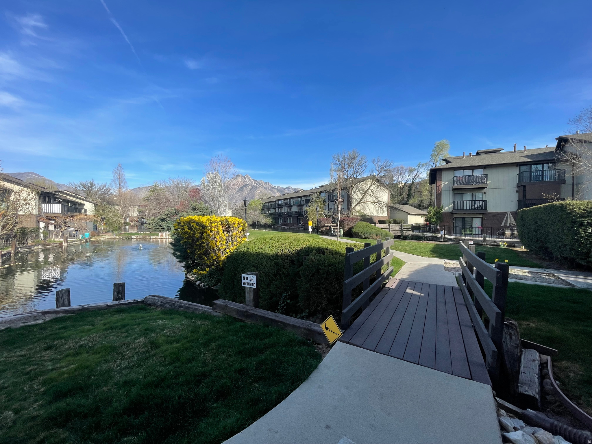 HIDDEN LAKE - Residential