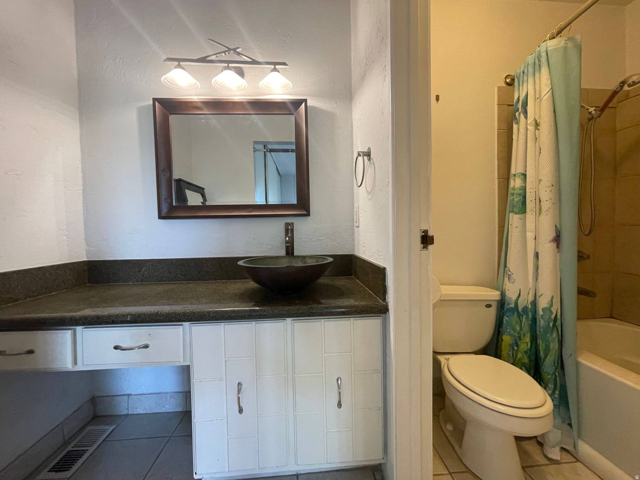 HIDDEN LAKE - Residential