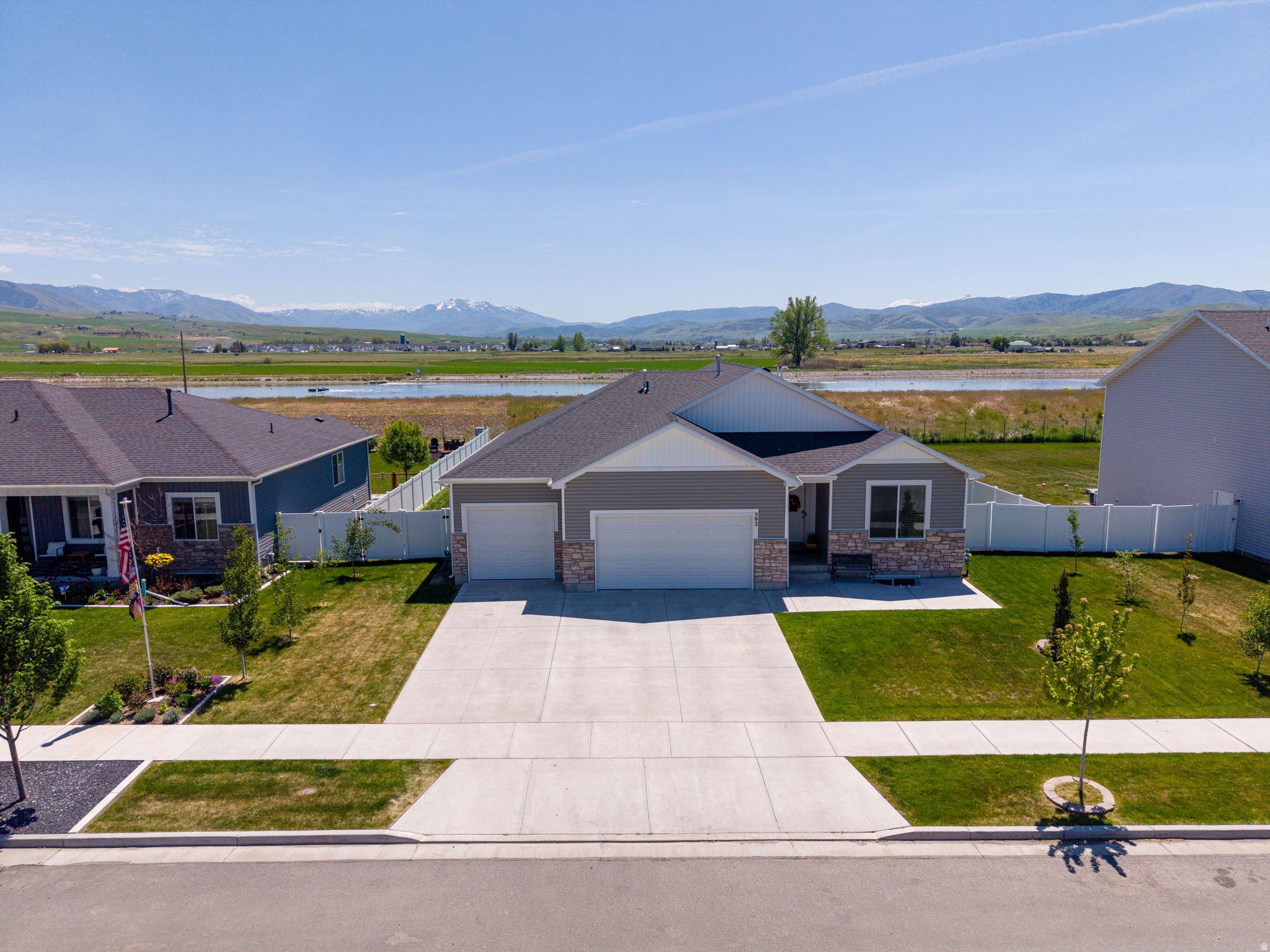 ROLLING HILLS - Residential
