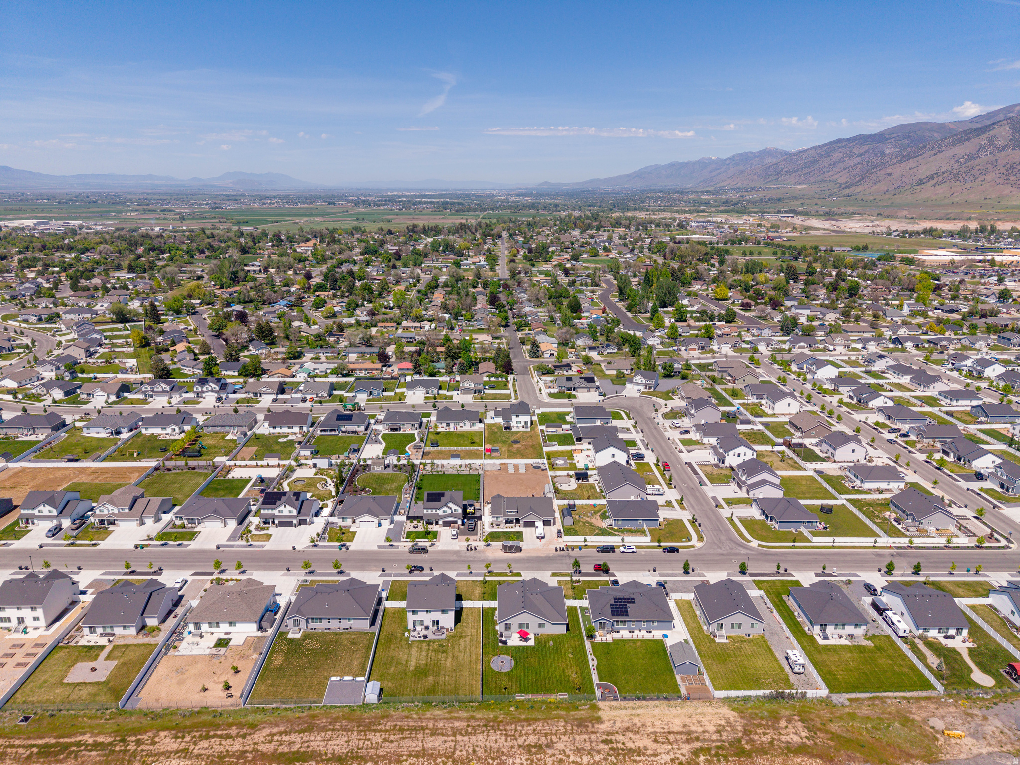 ROLLING HILLS - Residential