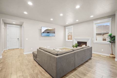 Tiny photo for 1383 W WATSON LN, Lindon, UT 84042 (MLS # 2147598)