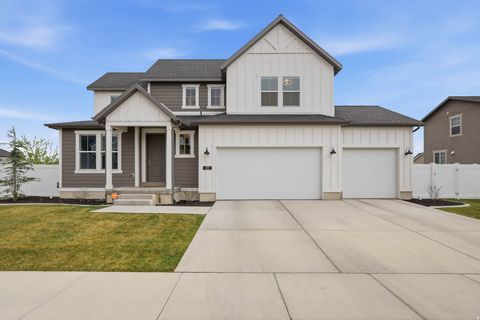Photo of 1383 W WATSON LN, Lindon, UT 84042 (MLS # 2147598)