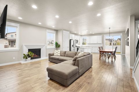 Tiny photo for 1383 W WATSON LN, Lindon, UT 84042 (MLS # 2147598)